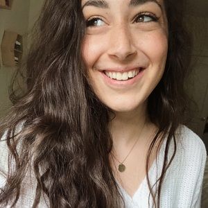 Meet your Posher, Leah